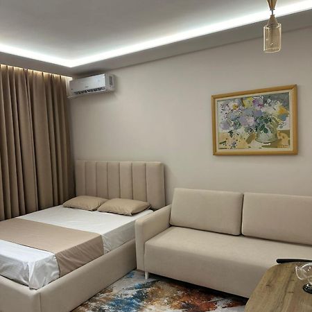 Home To Go Studio Apartament Tiranë Ngoại thất bức ảnh