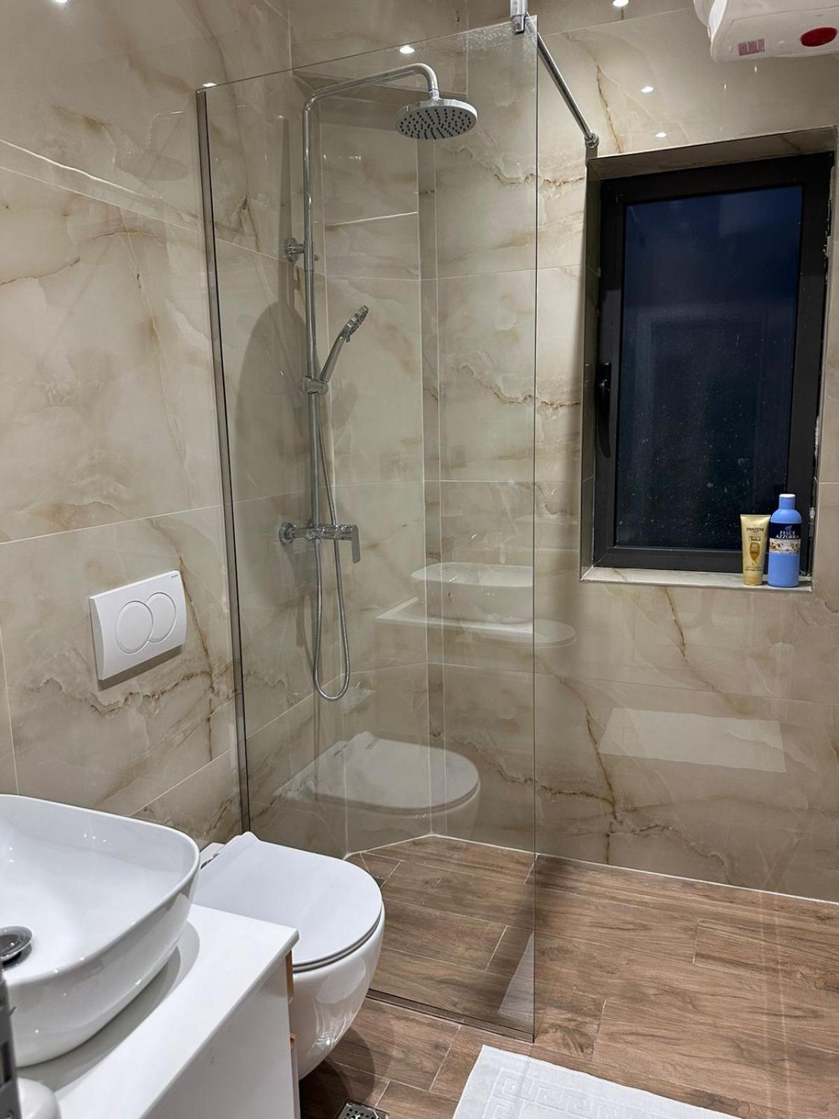 Home To Go Studio Apartament Tiranë Ngoại thất bức ảnh