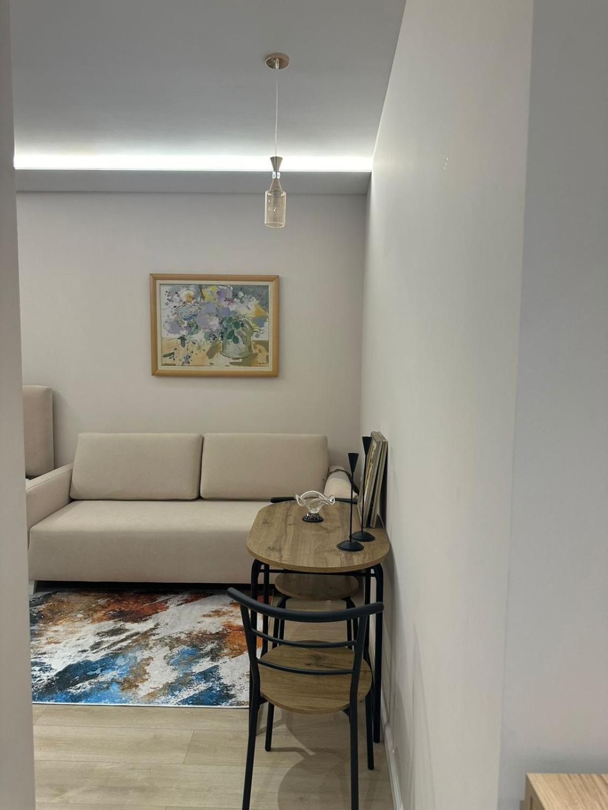 Home To Go Studio Apartament Tiranë Ngoại thất bức ảnh